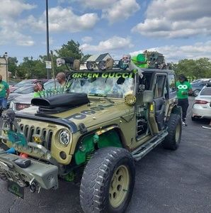 Meet your Posher, Dennis